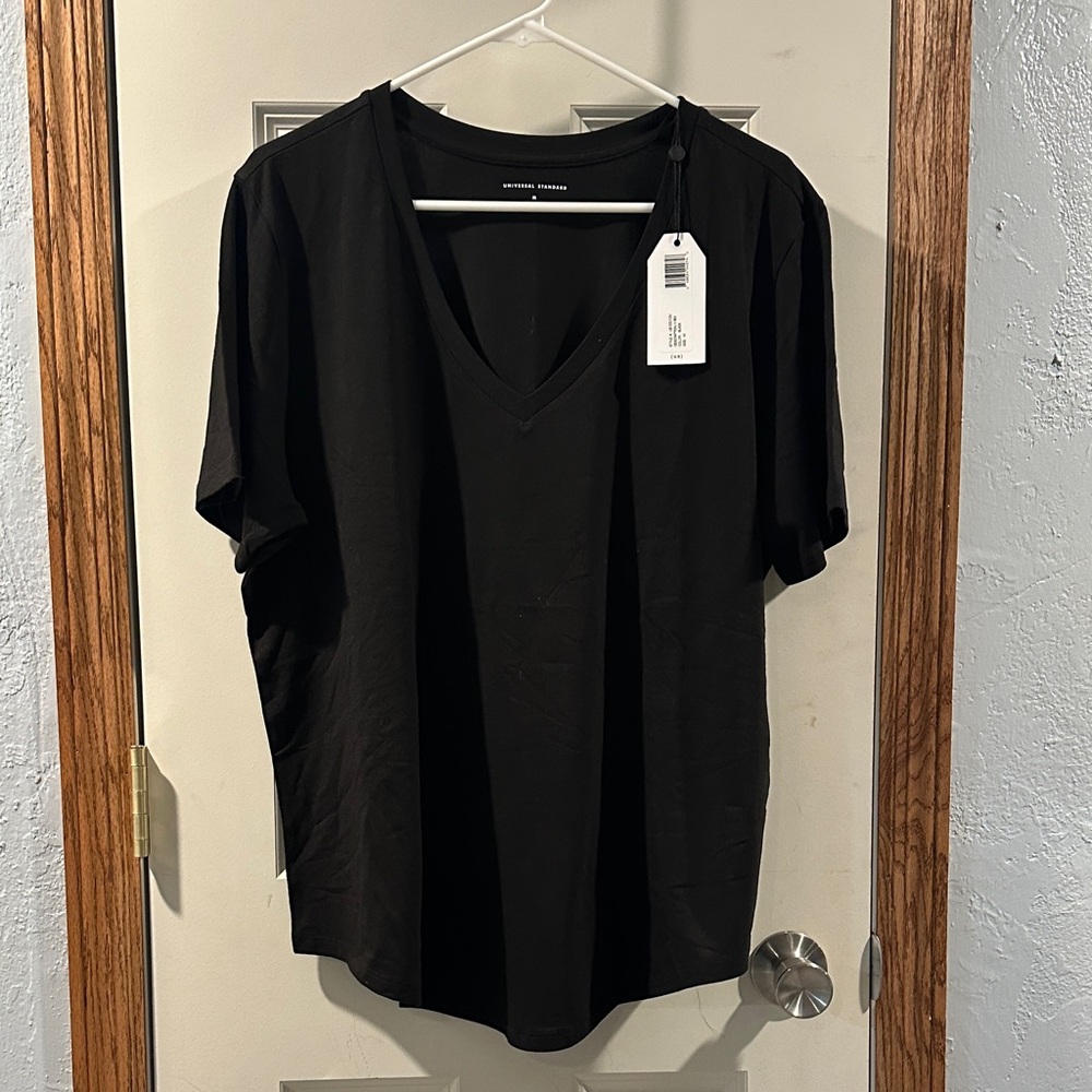 Universal Standard NWT Black V-Neck “V Rex”Short Sleeve Tee